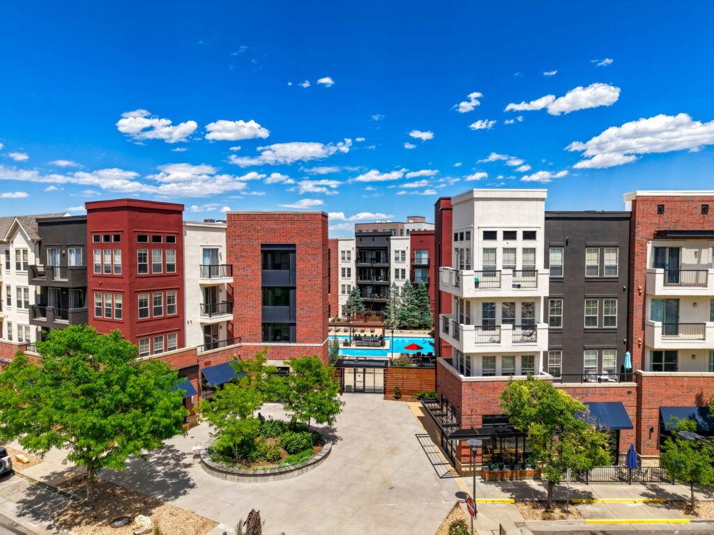 21 Fitzsimmons Apartment Homes